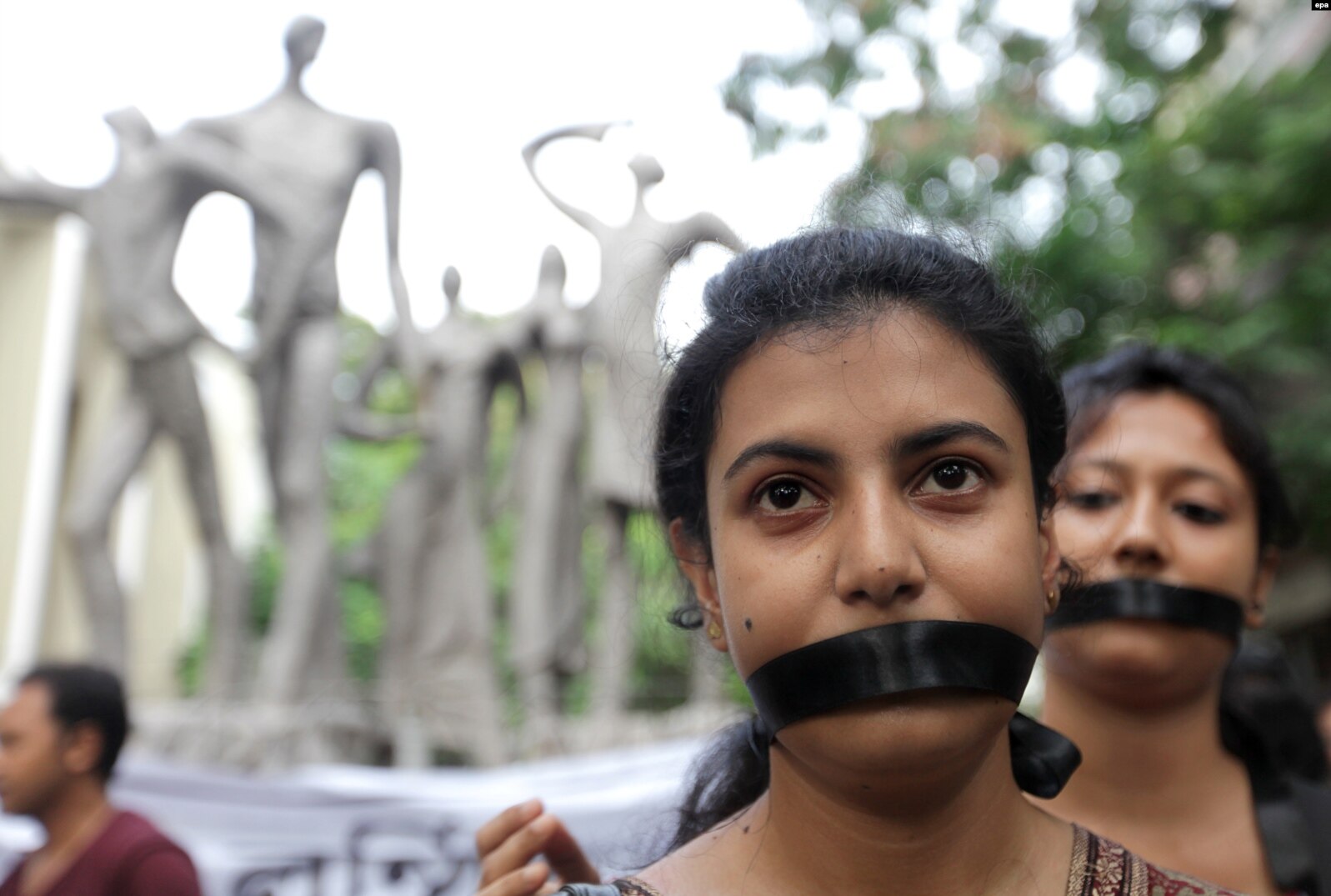 Студентки Калькутты протестуют против волны изнасилований в городе. 2017 год