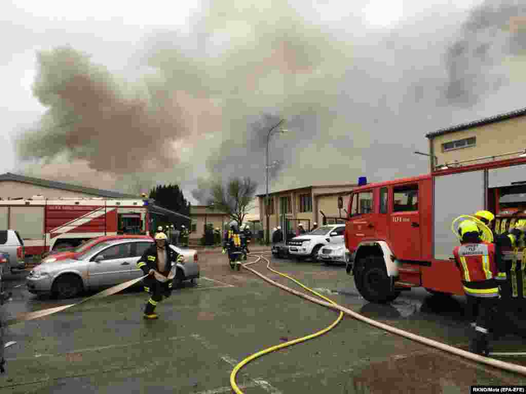 На місце вибуху прибули пожежники та рятувальники, Баумгартен, Австрія