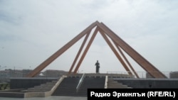 Dagestan. Russian teacher monumen