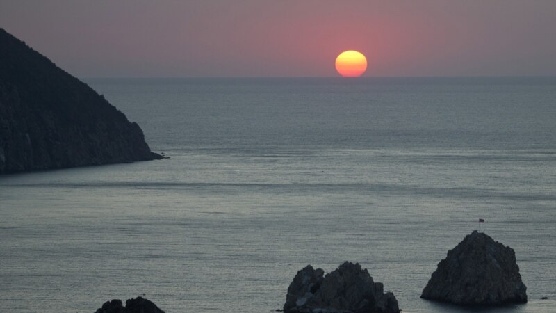 Восход солнца над Адаларами | Крымское фото дня