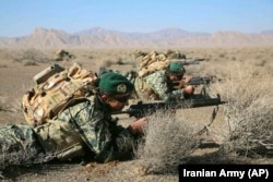 Иранские военнослужащие на учениях