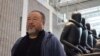 Ai Weiwei la inaugurarea expoziției la Praga...