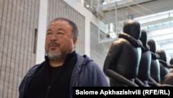 Un artist militant: Ai Weiwei la Galeria Națională de la Praga
