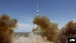Запуск ракеты-носителя «Протон» с Байконура в Казахстане. 9 июня 2016 года.