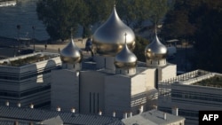 Вигляд на храм РПЦ у центрі Парижа, 12 жовтня 2016 року