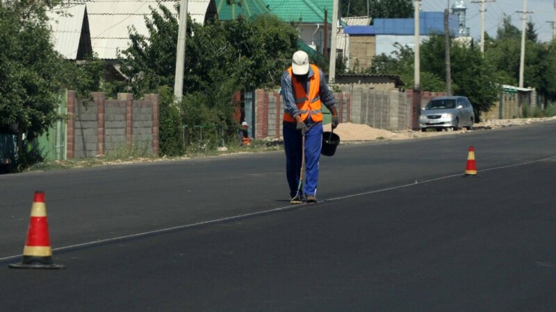 В Кыргызстане рабочие-дорожники устроили забастовку 