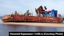 Понтоны, пострадавшие при взрыве в Нёноксе.