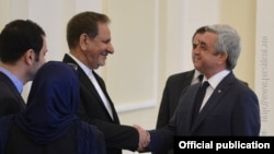 Президент Армении Серж Саргсян и первый вице-президент Ирана Эсхаг Джахангири, 15 октября 2015 г.