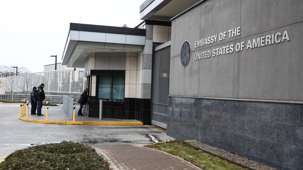 США распорядились о выезде из Украины сотрудников посольства в Киеве и их родственников