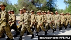 Солдаты срочной службы, Туркменистан (архивное фото) 