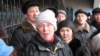 Аким Алматы отчитался перед тщательно отобранными горожанами, протестующих не пустили 