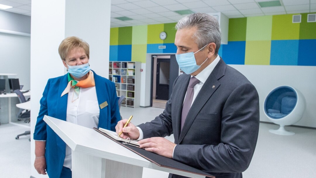 Алевтина Манкаева губернатор Александр Моор белән