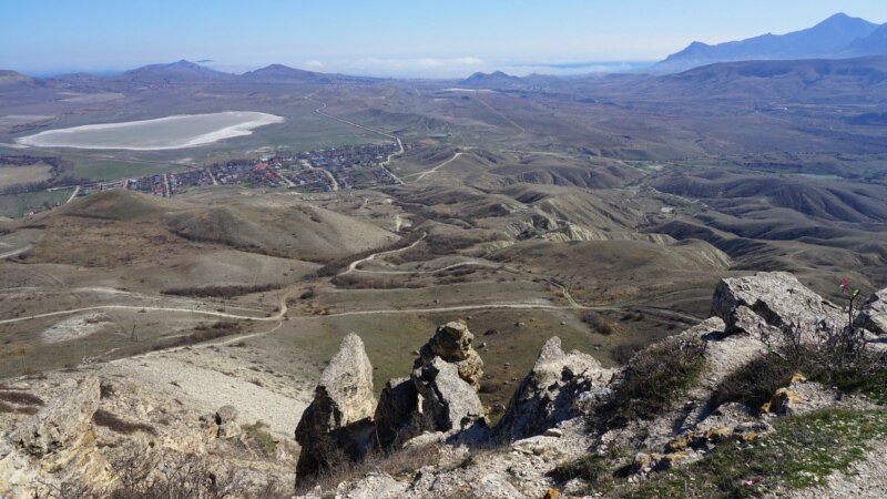 Двое туристов не могли спуститься с горы «Лысая» в Феодосии – спасатели 