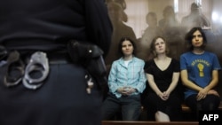 Участницы Pussy Riot в суде 