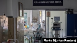 Kliničko-bolnički centar "Bežanijska kosa" u Beogradu gde se leče pacijenti oboleli od COVID-19, ilustracija 