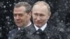 "Транзит от Путина к Путину". Медведев уступает Мишустину
