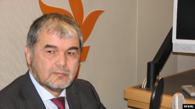 "Эрк" мухолифат партияси лидери Муҳаммад Солиҳ.