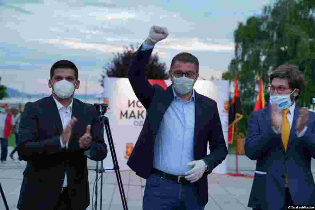 &nbsp;Претседателот на ВМРО-ДПМНЕ, Христијан Мицкоски во предизборна кампања.
