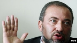وزیر امور خارجه اسرائیل می‌گوید: «دولت ترکیه اول برود و معضل خود با کردهای این کشور را حل کند.»