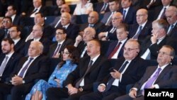 Yeni müqavilənin imzalanması mərasimində iştirak edən rəsmilər- 14092017