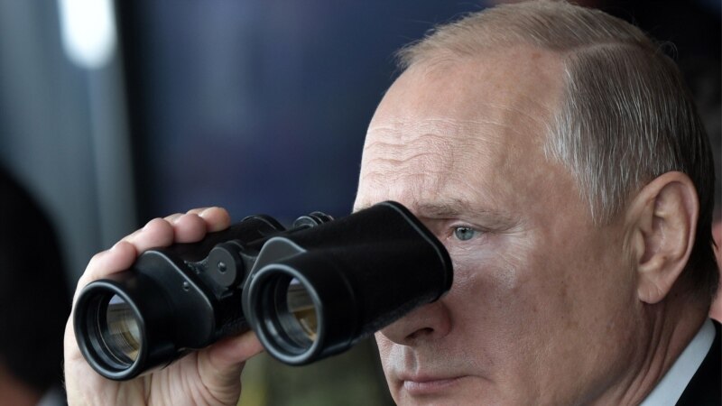 Путин аз кишварҳои НАТО хост, дар Аврупо мушак ҷойгир накунанд