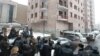 Իրավապահները շենքի մոտ, որտեղ հայտնաբերվել է ԱԱԾ նախկին տնօրենի դին, Երևան, 17-ը հունվարի, 2020թ.