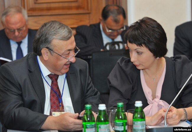 Віктор Татьков і Олена Лукаш, екс-міністр юстицій часів Януковича
