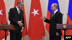 ولادیمیر پوتین، رئیس جمهور روسیه و رجب طیب اردوغان، رئیس جمهور ترکیه،چهارشنبه ۱۳ اردیبهشت در سوچی روسیه دیدار کردند.