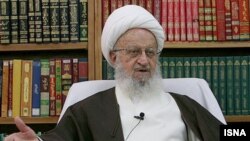 Grand Ayatollah Nasser Makarem Shirazi, appealed on November 23 for consensus among Islam's two main branches -- urging all Muslim clerics to work together to discredit groups espousing extremism.