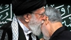 Али Хаменеи благословляет Касема Сулеймани. 2017 год