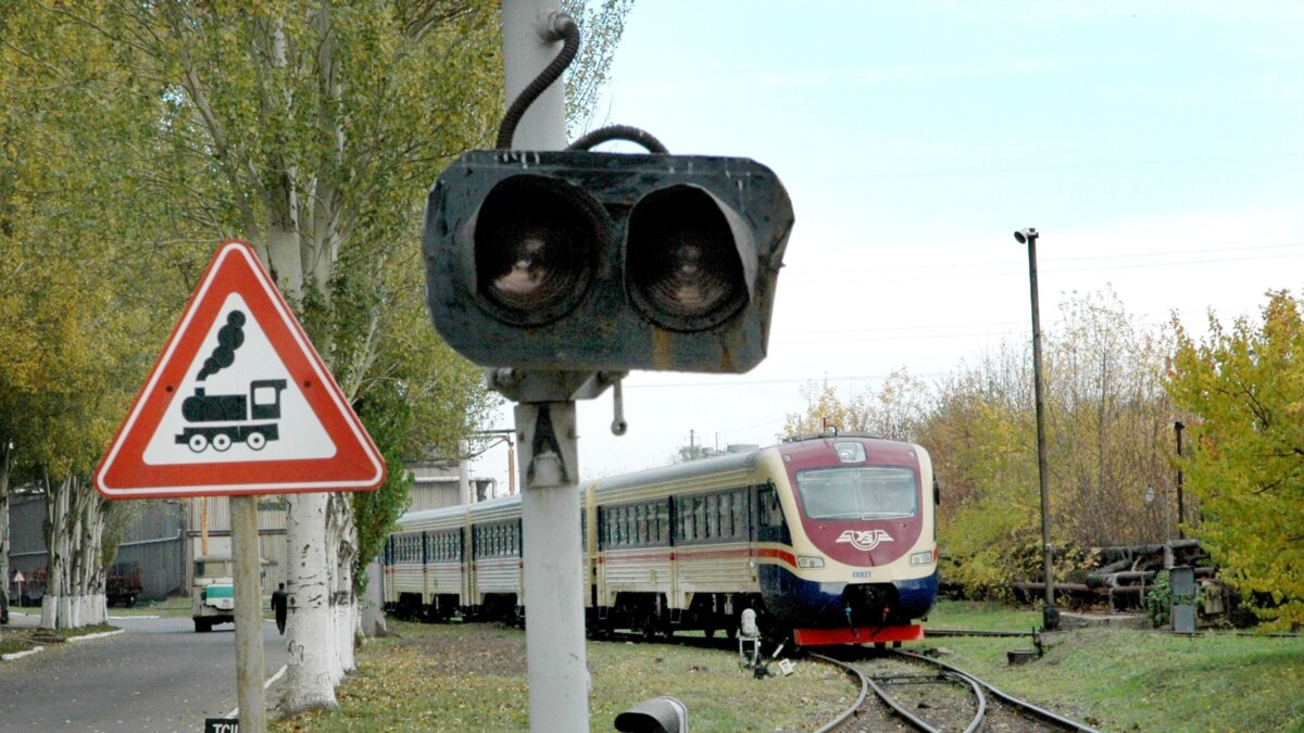 через негоду затримується 15 поїздів