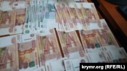 UKRAINE - contraband rubles, 27Apr2018