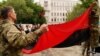 У Дніпрі поблизу ОДА активісти встановили 12-метрову щоглу з червоно-чорним прапором