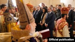 Armenia - Prime Minister Nikol Pashinian and other Armenian officials attend a Christmass mass at St. Gregory's Cathedral in Yerevan, January 6, 2019.