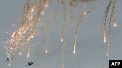 Українські військові літаки в зоні АТО, які використовують захисні світлові й теплові «пастки». Ілюстраційне фото