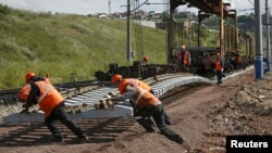 Строительство железной дороги в России (иллюстративное фото)
