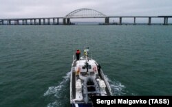 Береговая охрана Пограничного управления ФСБ России во время дежурства в Керченском проливе