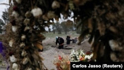 Groblje za preminule od korona virusa, Meksiko Siti, juni 2020.