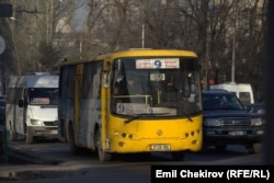 По данным мэрии, обеспеченность Бишкека автобусами и троллейбусами составляет около 20%.