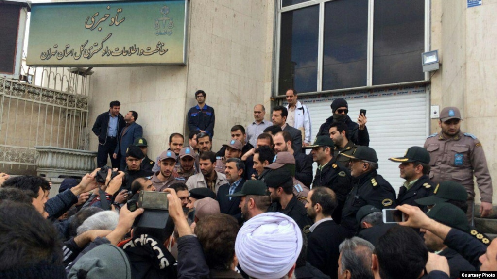 Mahmoud Ahmadinejad, Iranian ex-president, who was barred from entering a courtroom, addressing a crowd in Tehran, Feb. 14, 2018