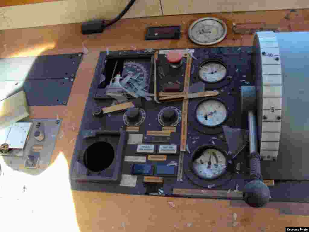 Damaged navigational equipment on the "Vasilios N" - In January, with the "Vasilios N" already entering its ninth month of port arrest, a distraught crew member set fire to the captain's bridge. The fire was put out before causing any extensive damage to the vessel or putting the crew at risk. But the ship's navigational equipment was destroyed. 