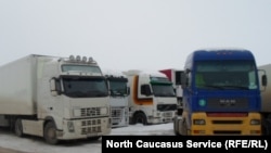 Дальнобойщики на стоянке