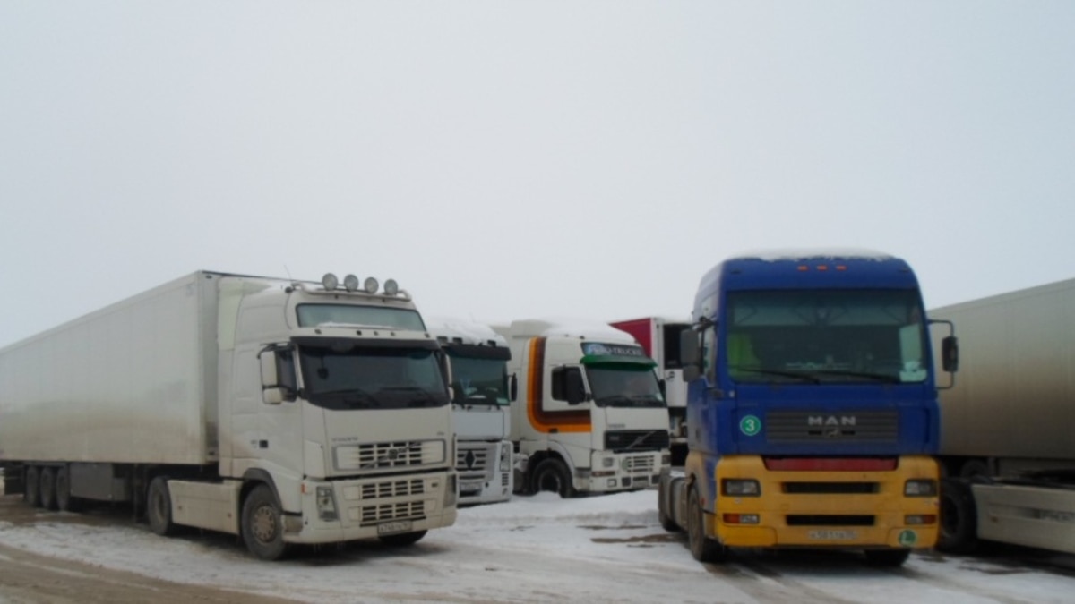 В Хабаровском крае водитель сломанной фуры полмесяца выживает в тайге