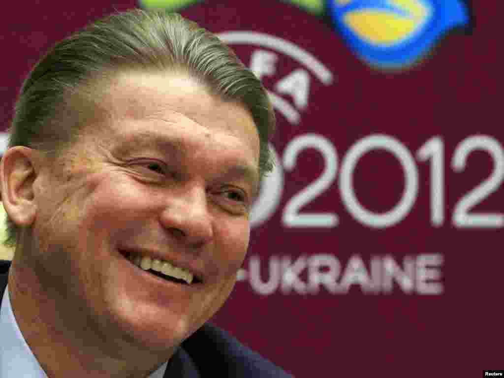 Олег Блохін знову став головним тренером національної збірної України з футболу, 21 квітня. Блохін вже очолював національну збірну України з футболу в 2003–2007 роках. Найбільшим досягненням команди за цей час був вихід до 1/4 чемпіонату світу 2006 року. Із 46 ігор збірна під його керівництвом здобула 21 перемогу.Photo by Konstantin Chernichkin for REUTERS