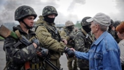 Жителі Слов’янська зустрічають українських військових, які звільнили місто від бойовиків