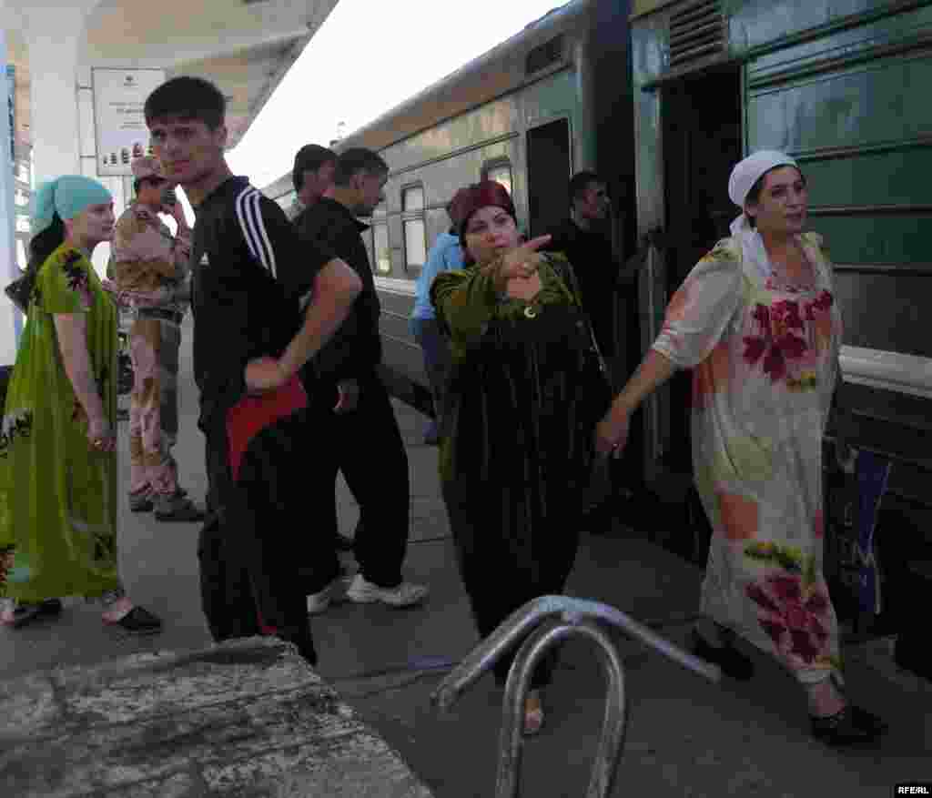 Tajikistan -- Tajik express "Moscow-Dushanbe", immigrants travel to Moscow, 2009 - Tajikistan. Photo by Mumin Shakirov in addition to "Orient Express" video series about tajik express "Moscow-Dushanbe". Immigrants are moving to Moscow&
