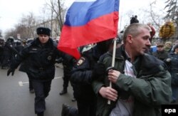 Під час демонстрації на захист «в’язнів Болотної» у Москві, 24 лютого 2014 року