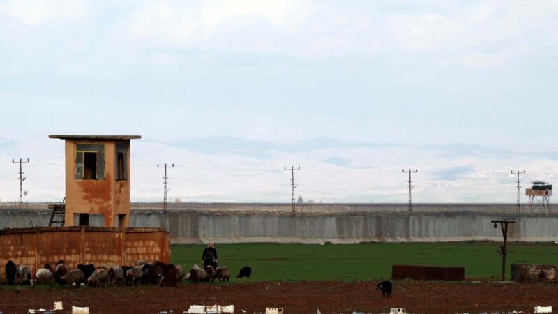 Турција испрати засилување на границата со Сирија