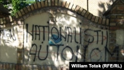 Inscripție a organizației extremiste românești „Naționaliștii Autonomi”