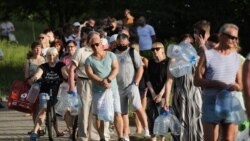 Чекање ред за вода во Минск, Белорусија